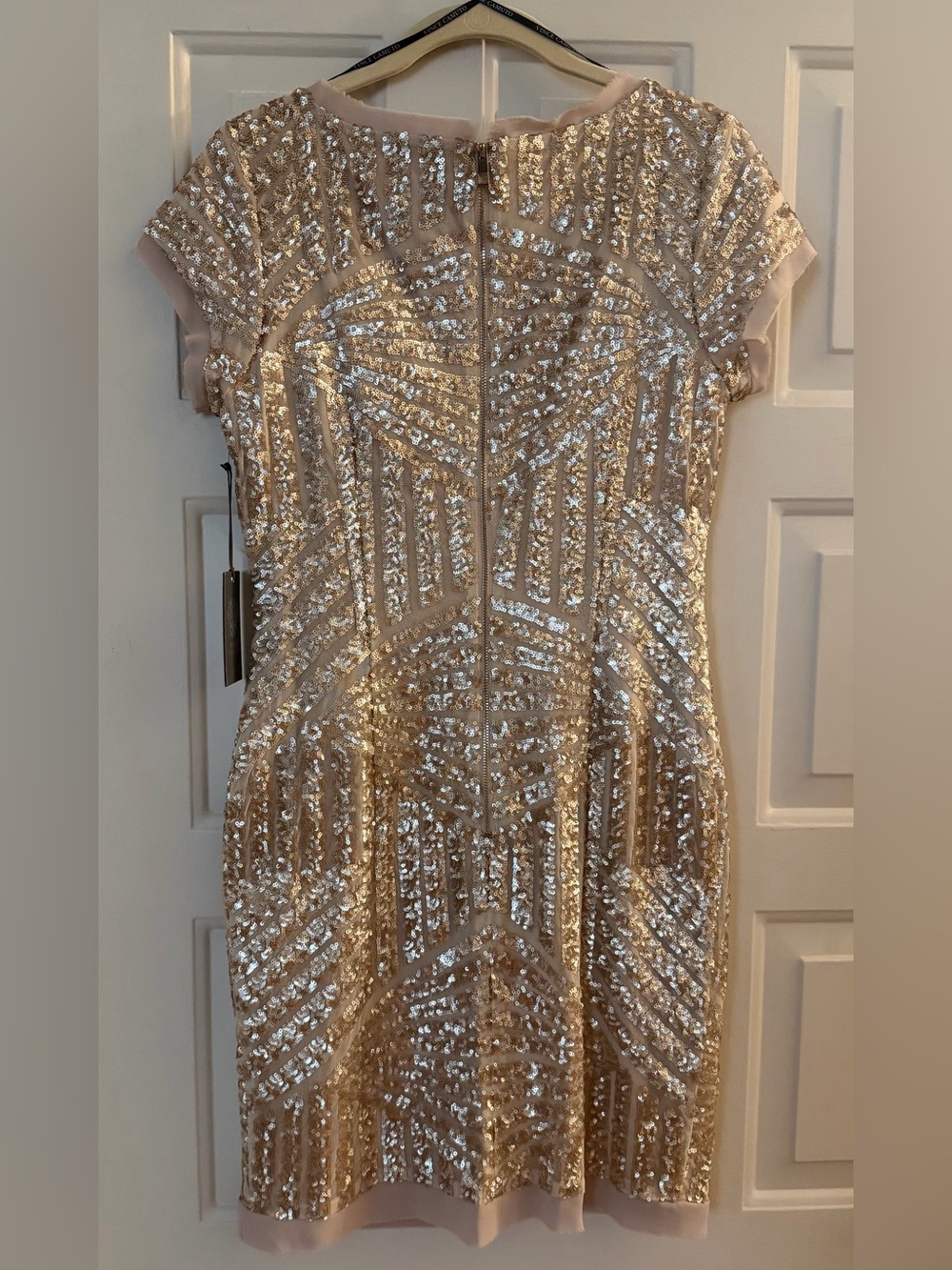NWT Vince Camuto Champagne Gold Sequin Geo Mini Dress - sz 8 - Picture 3 of 11